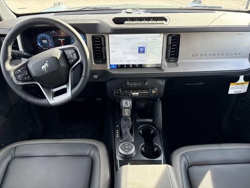 New 2025 Ford Bronco Outer Banks w/ Sasquatch Package image 19