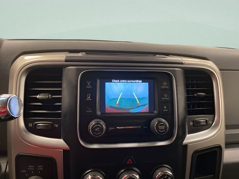 Used 2018 RAM 2500 SLT AWD/4WD image 11