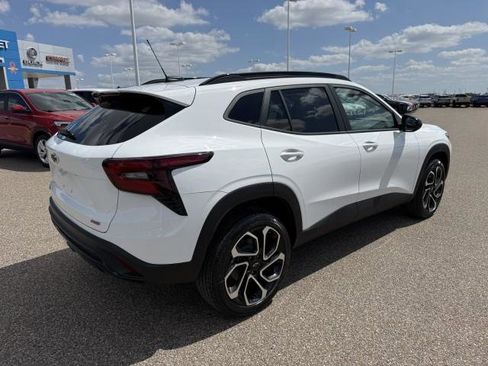 New 2026 Chevrolet Trax RS image 9