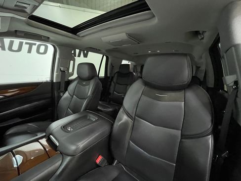 Used 2019 Cadillac Escalade Premium Luxury image 14