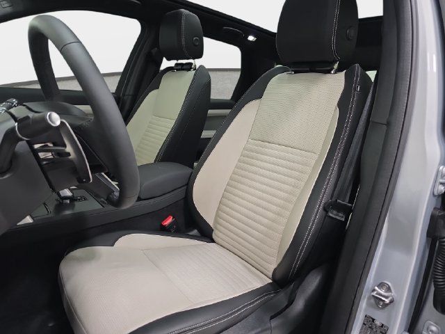 Used 2026 Land Rover Discovery Sport Landmark AWD/4WD image 14