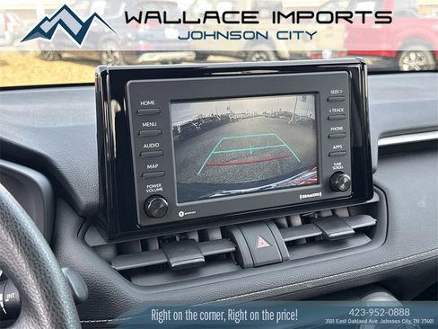 Used 2021 Toyota RAV4 XLE w/ Convenience Package image 28