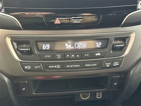 Used 2022 Honda Pilot Sport image 13
