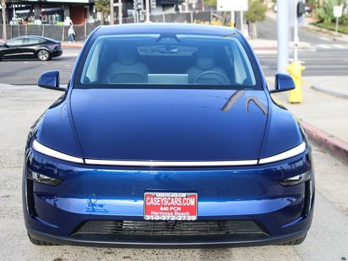 Used 2026 Tesla Model Y Long Range AWD/4WD image 9
