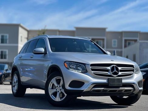 Used 2017 Mercedes-Benz GLC 300 4MATIC w/ Premium 1 Package image 3