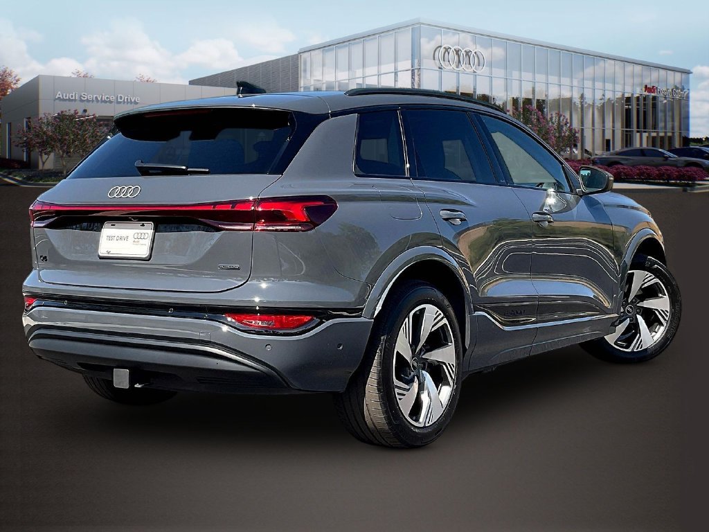 Used 2025 Audi Q6 e-tron Premium Plus w/ Premium Plus AWD/4WD image 7