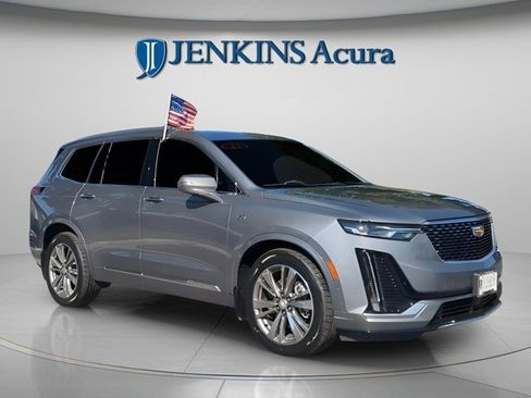 Used 2021 Cadillac XT6 Premium Luxury image 3
