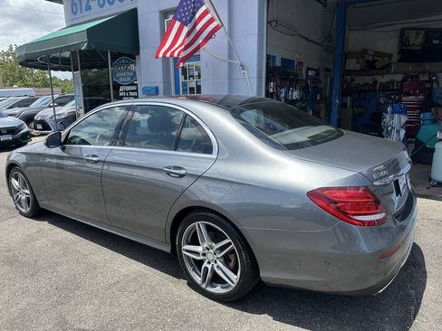 Used 2017 Mercedes-Benz E 300 4MATIC image 8