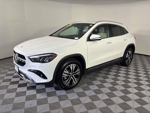 Used 2025 Mercedes-Benz GLA 250 4MATIC image 4