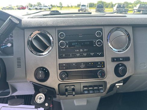 Used 2014 Ford F250 XLT w/ XLT Premium Package AWD/4WD image 30