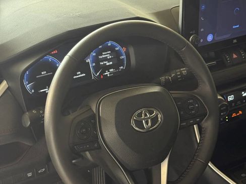 Used 2023 Toyota RAV4 Limited image 20