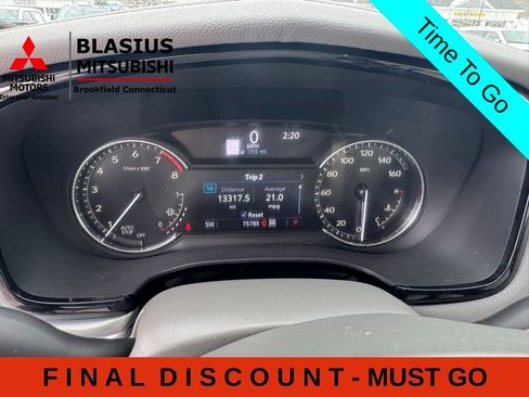 Used 2020 Cadillac XT5 Premium Luxury w/ LPO, Floor Liner Package AWD/4WD image 16