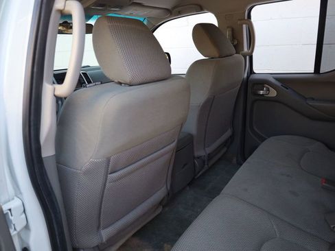 Used 2017 Nissan Frontier SV image 17