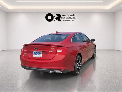 Used 2025 Chevrolet Malibu RS FWD image 5