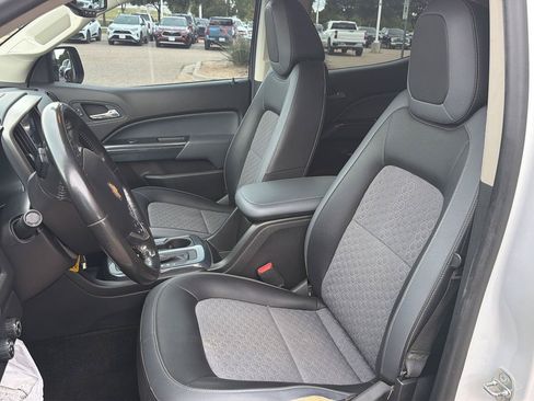 Used 2017 Chevrolet Colorado Z71 AWD/4WD image 11