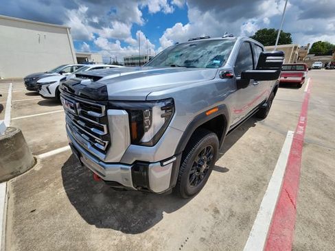 Used 2025 GMC Sierra 2500 AT4 w/ AT4 Premium Plus Package AWD/4WD image 3