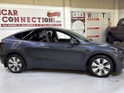 Used 2023 Tesla Model Y Long Range AWD/4WD image 4