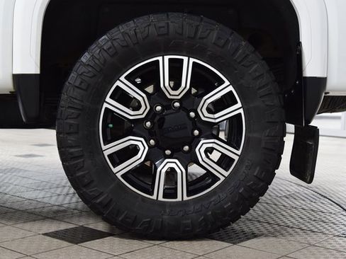Used 2020 GMC Sierra 2500 AT4 w/ AT4 Premium Package image 28
