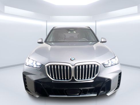 Used 2025 BMW X5 xDrive40i AWD/4WD image 2