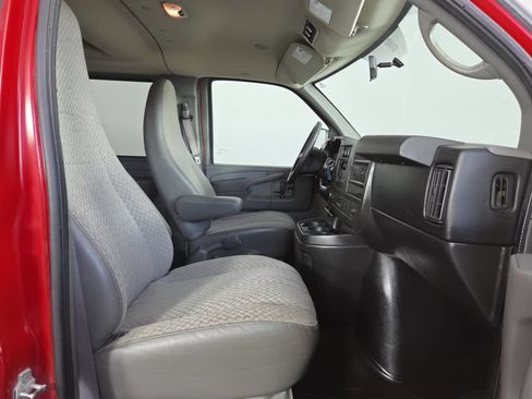 Used 2014 GMC Savana 1500 LT w/ LT Preferred Equipment Group AWD/4WD image 31
