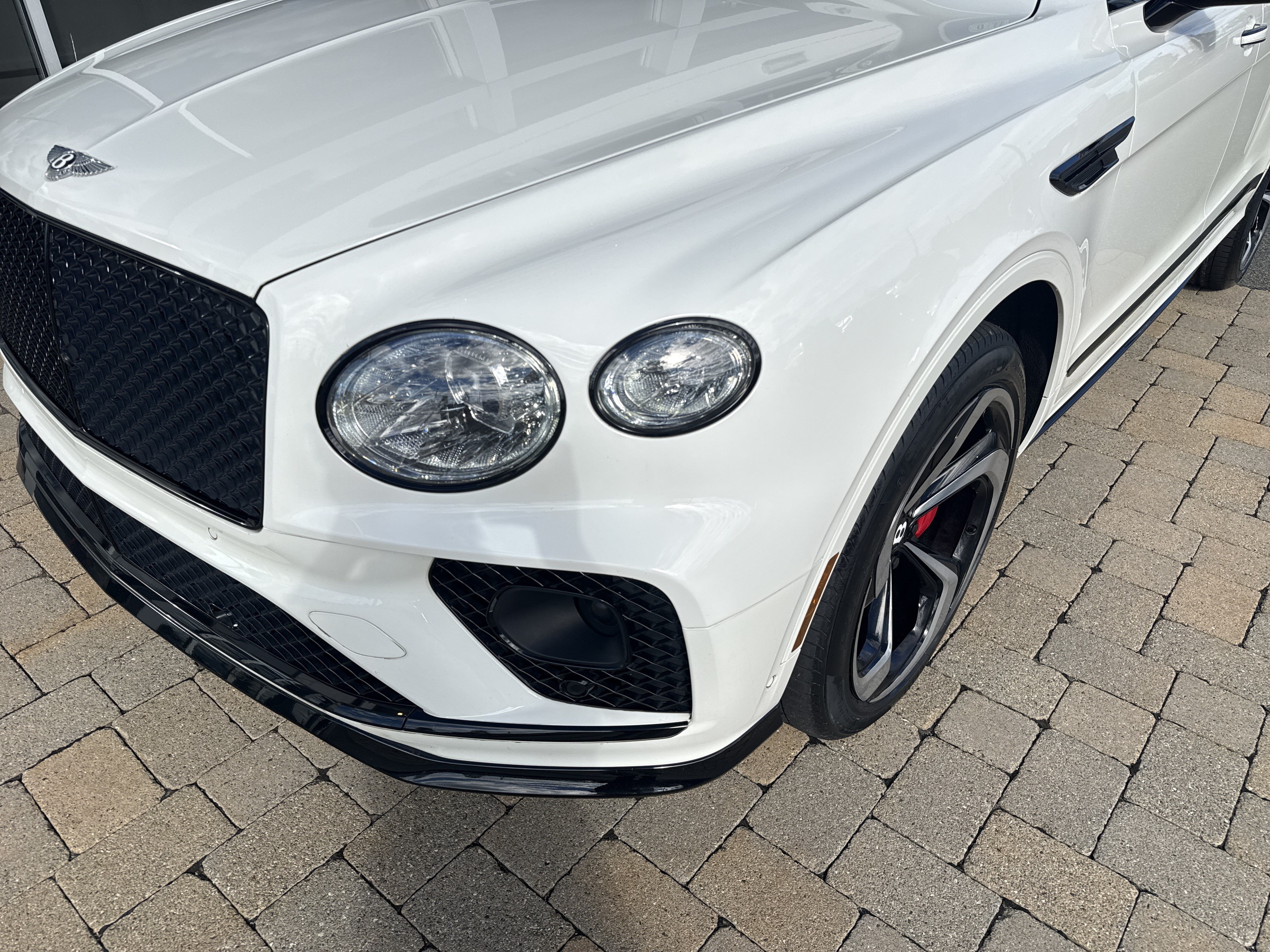 Used 2022 Bentley Bentayga AWD/4WD image 38