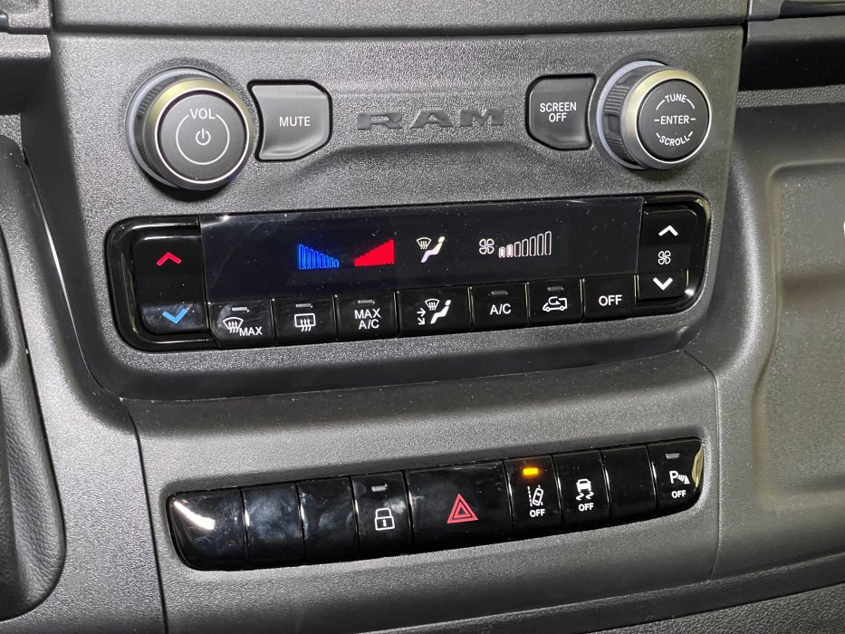 New 2024 RAM ProMaster 2500 w/ Safety Group FWD image 27