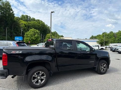 Used 2017 Chevrolet Colorado Z71 AWD/4WD image 4