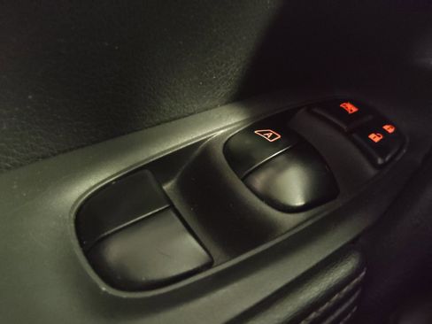 Used 2018 Nissan Rogue SL FWD image 27