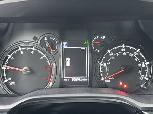 Used 2024 Toyota 4Runner SR5 image 16