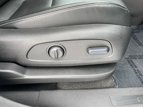 Used 2023 GMC Terrain SLT image 55