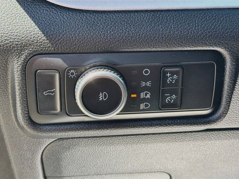 Certified 2024 Ford Explorer XLT w/ Equipment Group 202A AWD/4WD image 14