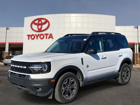 Used 2025 Ford Bronco Sport Outer Banks image 1