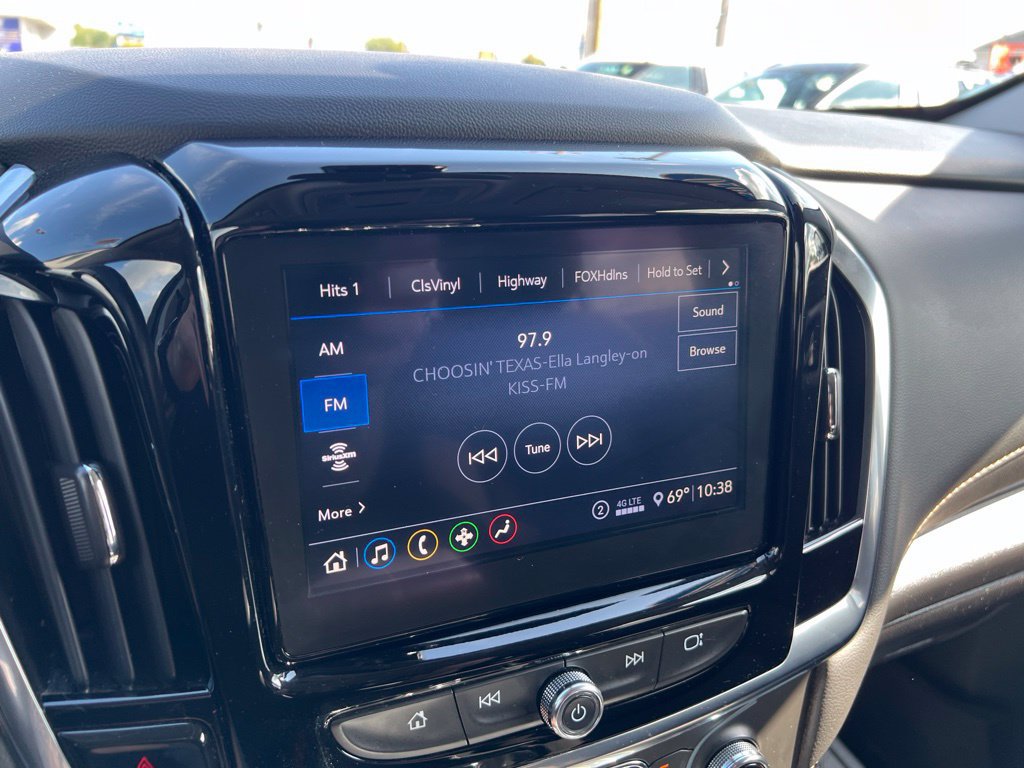 Used 2020 Chevrolet Traverse LT w/ Driver Confidence II Package AWD/4WD image 12