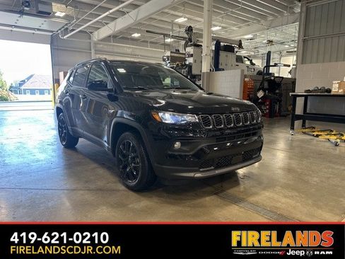 New 2025 Jeep Compass Latitude w/ Sun & Sound Group image 1