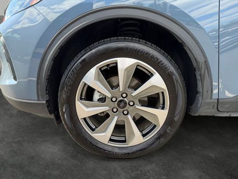 Used 2025 Ford Escape Platinum AWD/4WD image 4