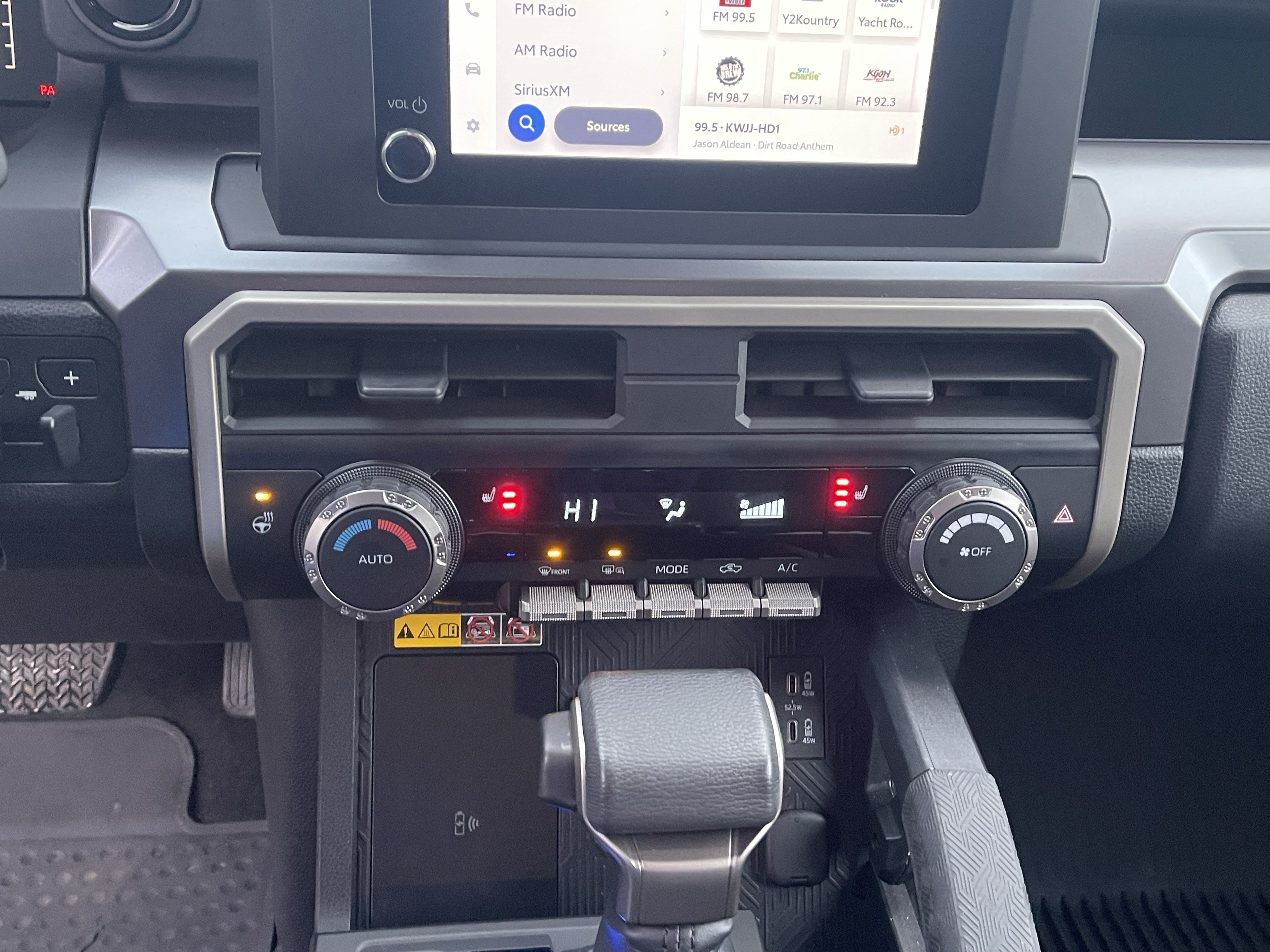 Used 2025 Toyota Tacoma SR5 AWD/4WD image 24