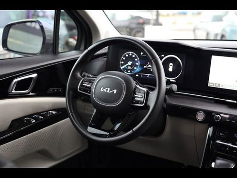 Used 2024 Kia Carnival SX image 12