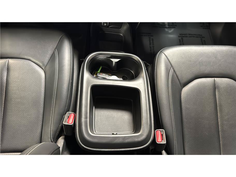 Used 2025 Chrysler Pacifica Select FWD image 33