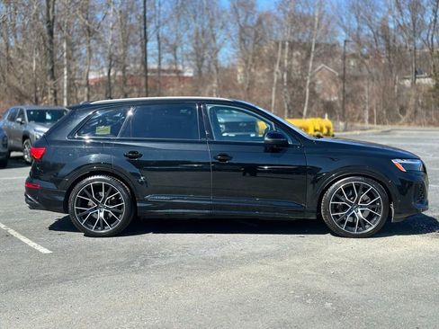 Used 2025 Audi SQ7 Premium Plus w/ Black Optic Package image 8