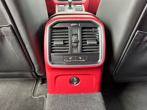 Certified 2023 Porsche Macan S image 41