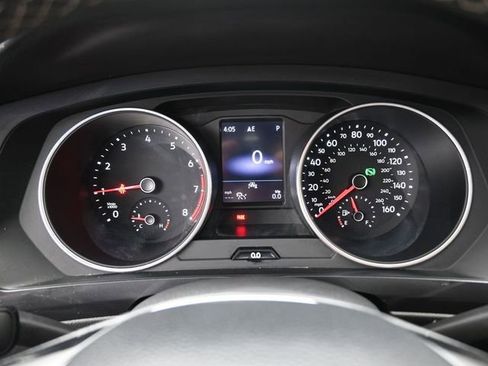 Used 2021 Volkswagen Tiguan SE image 32