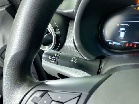 Used 2023 Nissan Kicks SV image 14