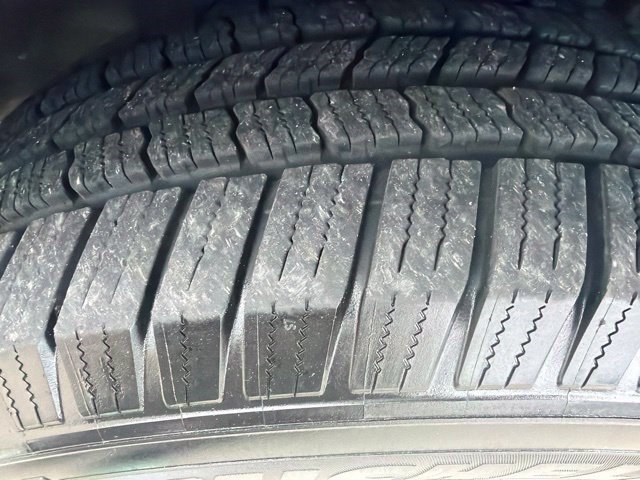 Used 2014 Jeep Grand Cherokee Laredo w/ 18" Wheel & 8.4" Radio Group AWD/4WD image 9