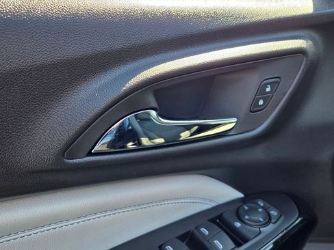New 2025 Chevrolet Trax LT w/ LT Convenience Package image 18