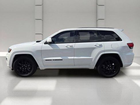 Used 2021 Jeep Grand Cherokee Laredo X RWD image 2
