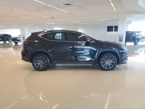 Used 2024 Lexus NX 250 FWD w/ Cold Area Package image 11