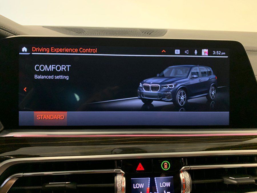 Used 2023 BMW X5 xDrive40i w/ M Sport Package AWD/4WD image 30