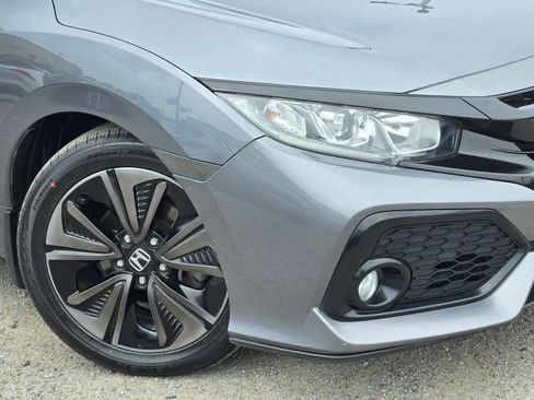 Used 2018 Honda Civic EX image 9