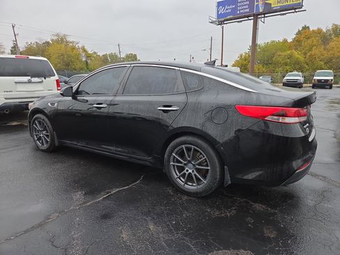 Used 2018 Kia Optima LX w/ 17" Alloy Wheels Package image 3