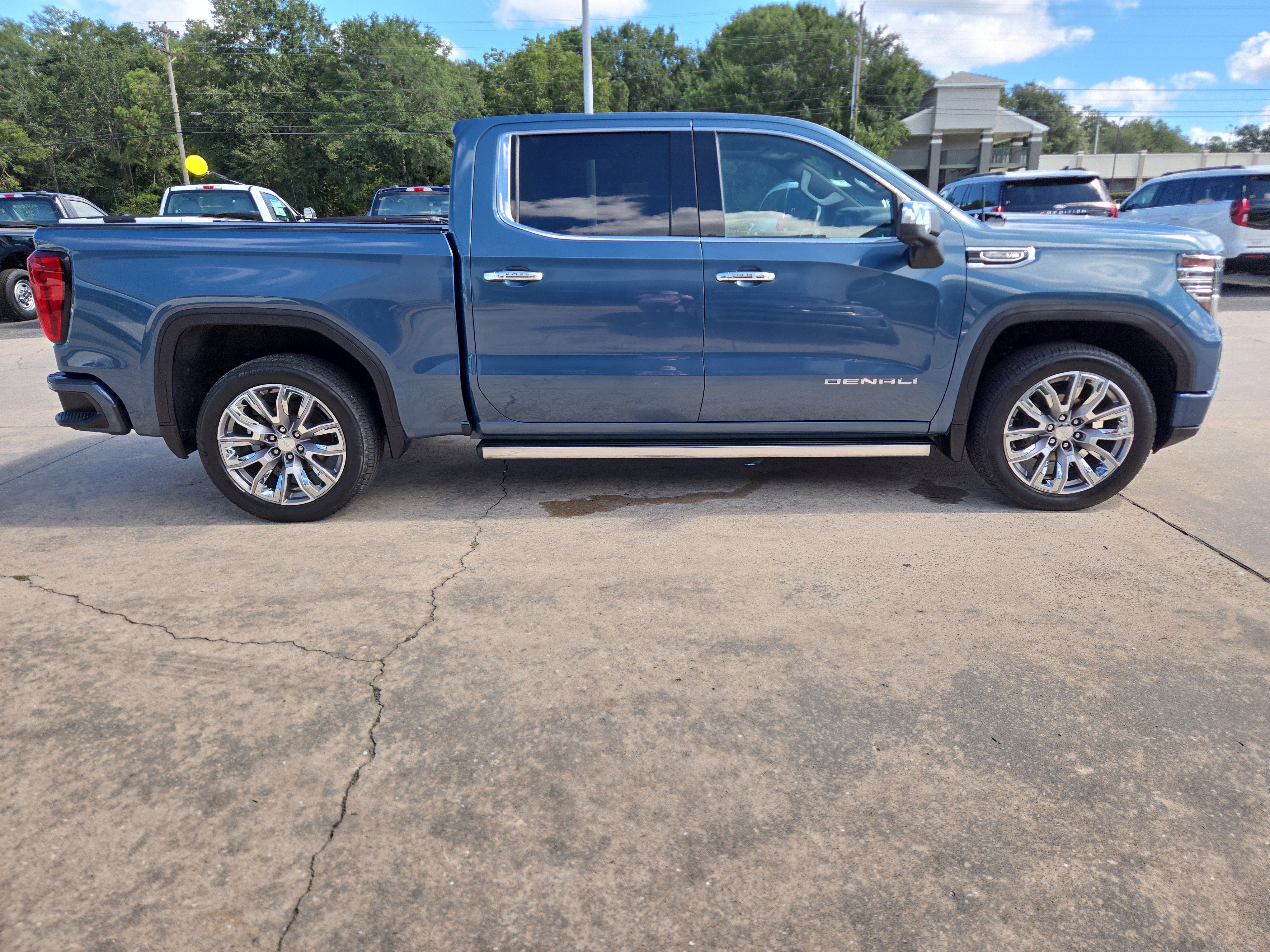 Used 2024 GMC Sierra 1500 Denali w/ Denali Reserve Package AWD/4WD image 5